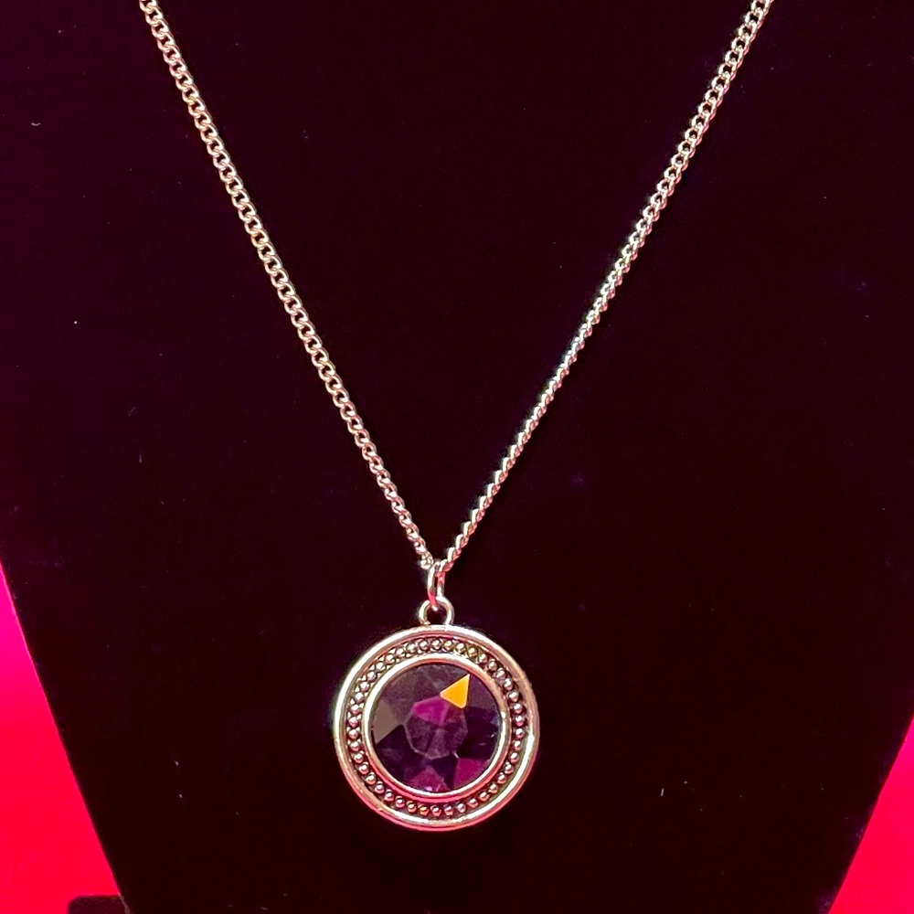 PURPLE GEM PENDANT NECKLACE
